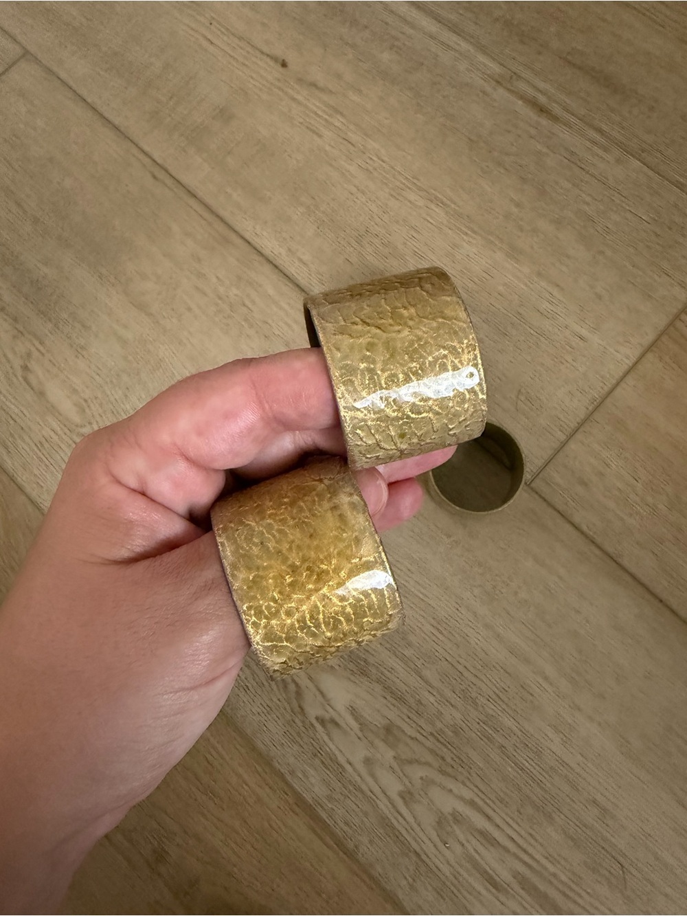 4 Crackled Pier 1 Gold Napkin Holders